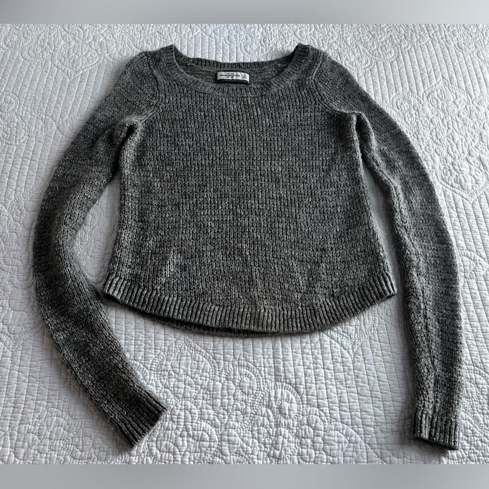 Abercrombie & Fitch gray sweater